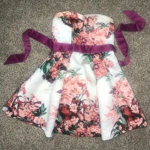 Floral Cocktail Dress. Charlotte Russe. Sz L 6-10
